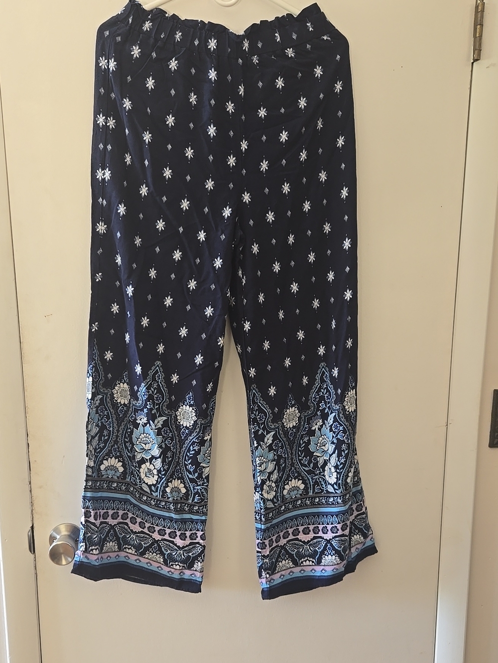 Women’s Navy Printed Wide-Leg Pants